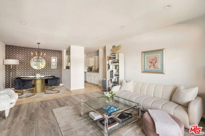 15344 Weddington Street #313 photo 1