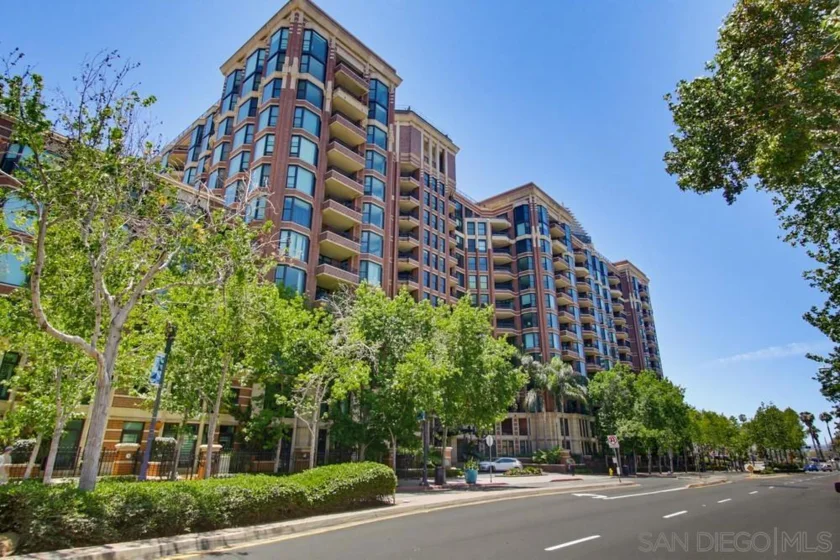 500 W Harbor #905 photo 66