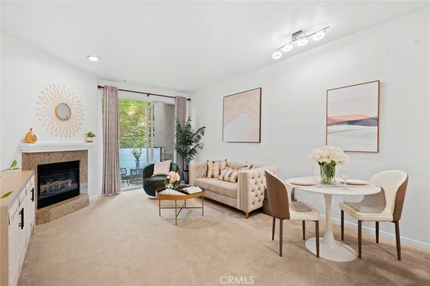 160 S Hudson Avenue #212 photo 1