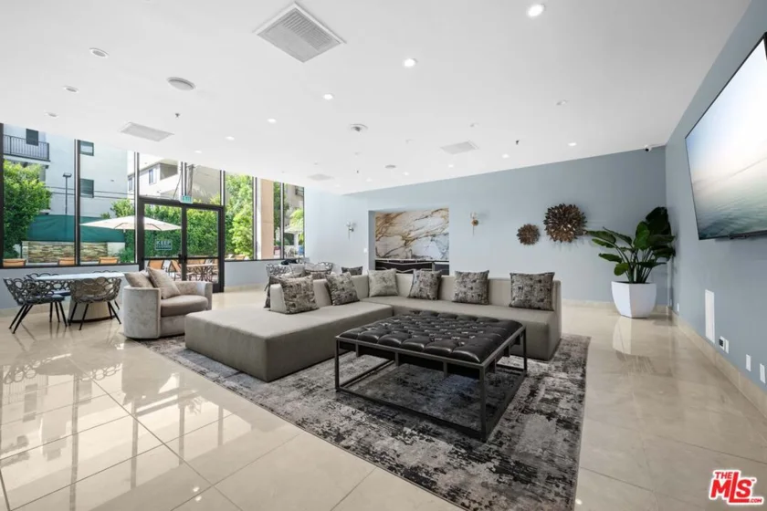 10724 Wilshire Boulevard #1001 photo 15
