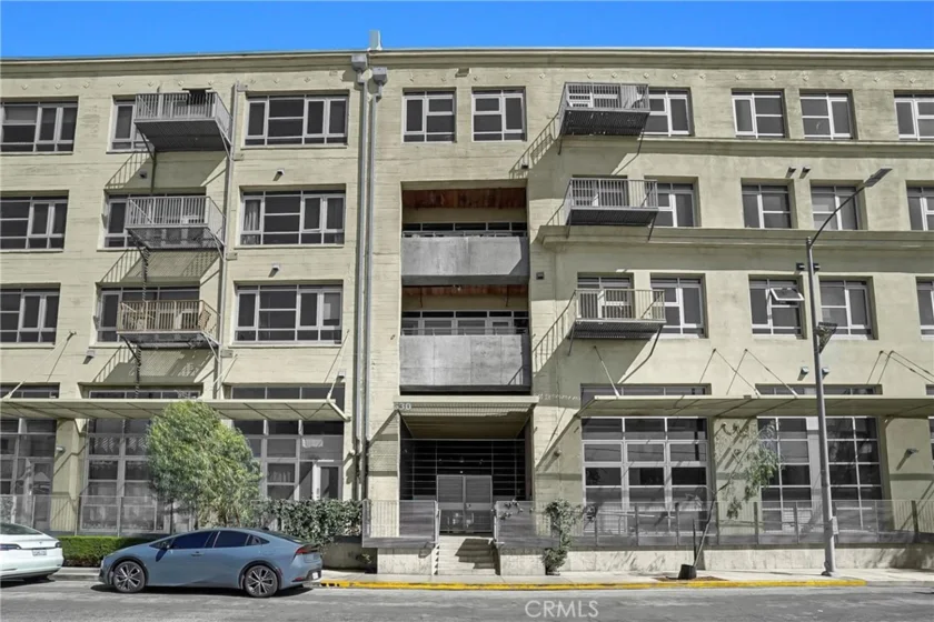 530 S Hewitt Street #146 photo 52