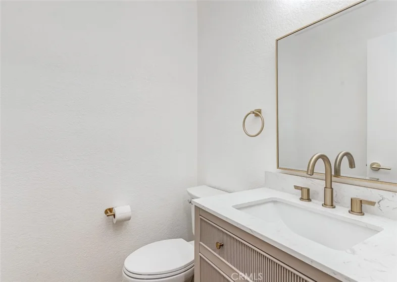 933 Creekside photo 6