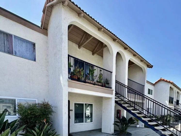 146 Candice Place photo 1