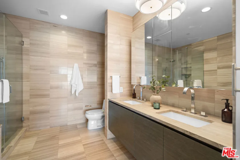 900 W Olympic Boulevard #37E photo 20