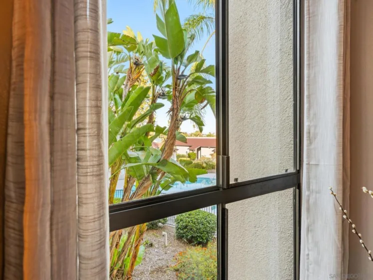 6924 Hyde Park #220 photo 14
