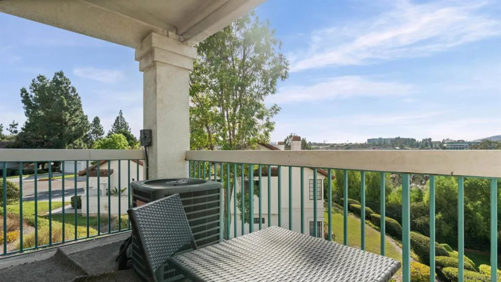 16424 Avenida Venusto #C photo 22