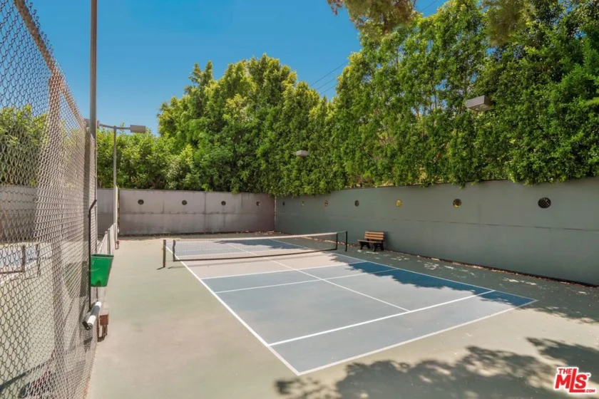 15231 Magnolia Boulevard #114 photo 25