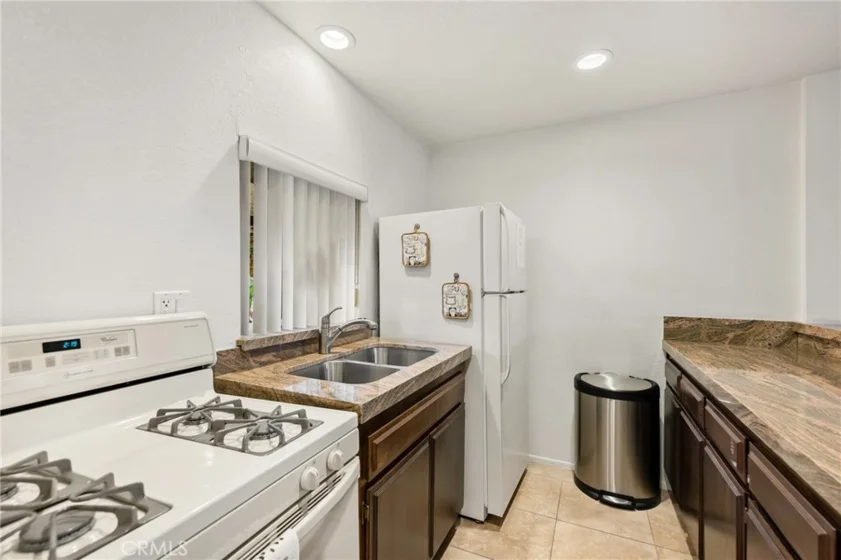 441 E San Jose #111 photo 24