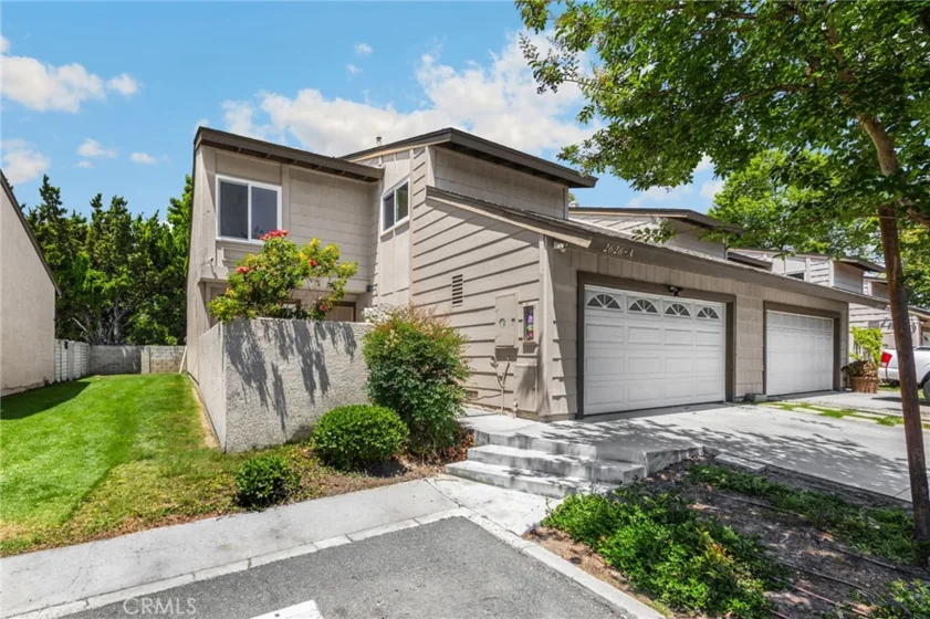 2626 N Tustin #A photo 1