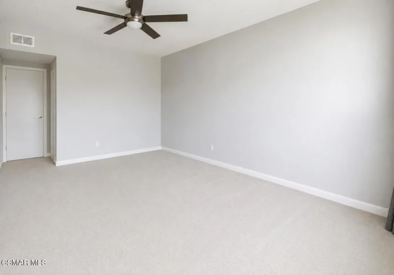 5350 White Oak Avenue #105 photo 24
