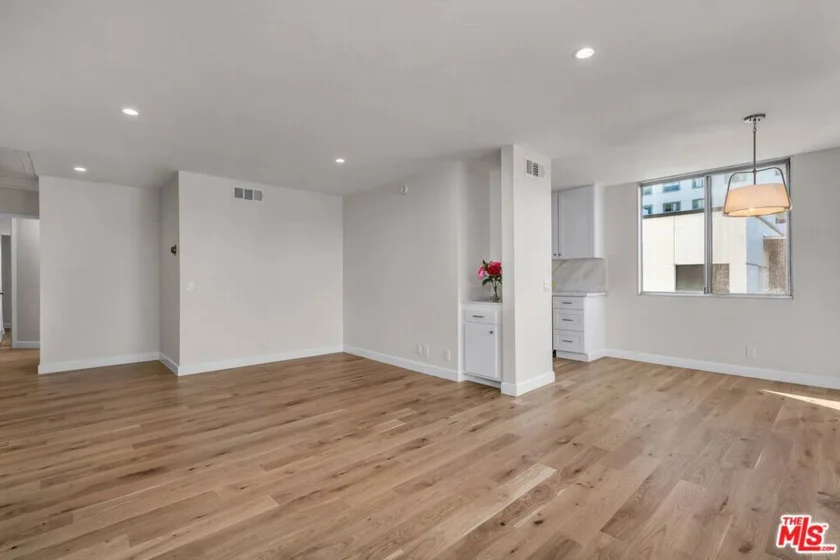 10751 Wilshire Boulevard #909 photo 15