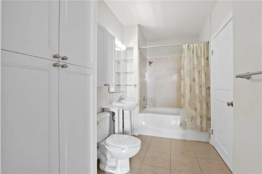 488 E Ocean Boulevard #1210 photo 13