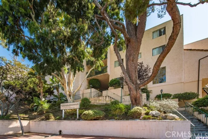 2940 N Verdugo Road #406 photo 1