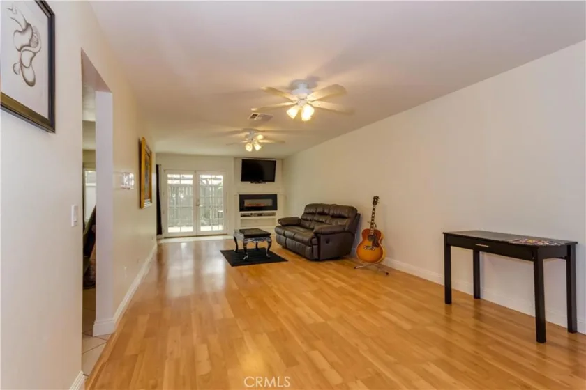 1677 S Heritage Circle photo 1