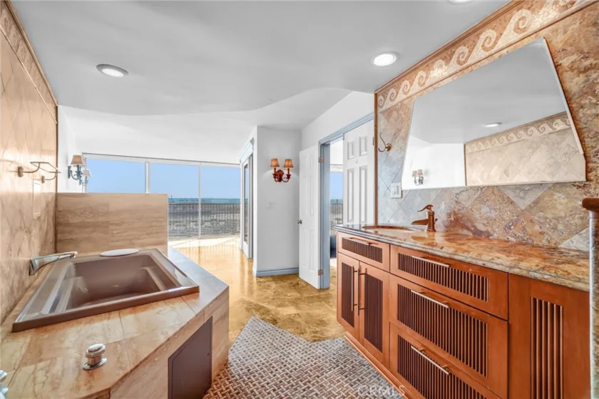 700 E Ocean #3107 photo 44