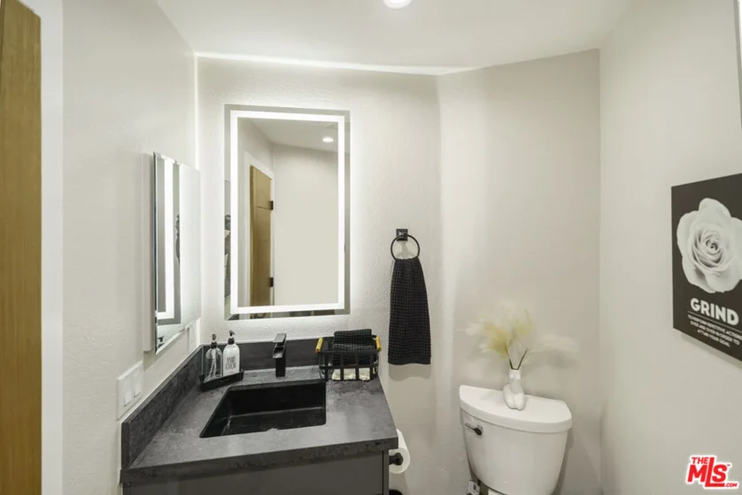 4139 Cahuenga Boulevard #106 photo 5