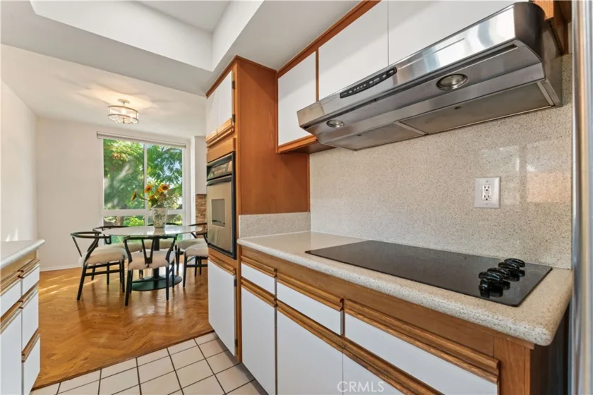 1351 N Crescent Heights #308 photo 12