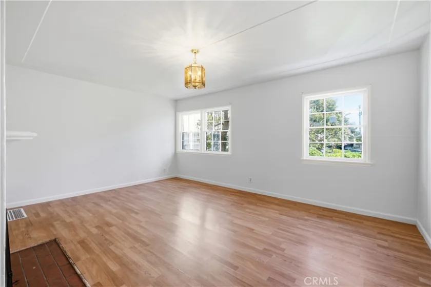 511 E Maple photo 5