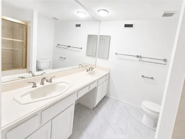 24364 Hilton Way photo 13