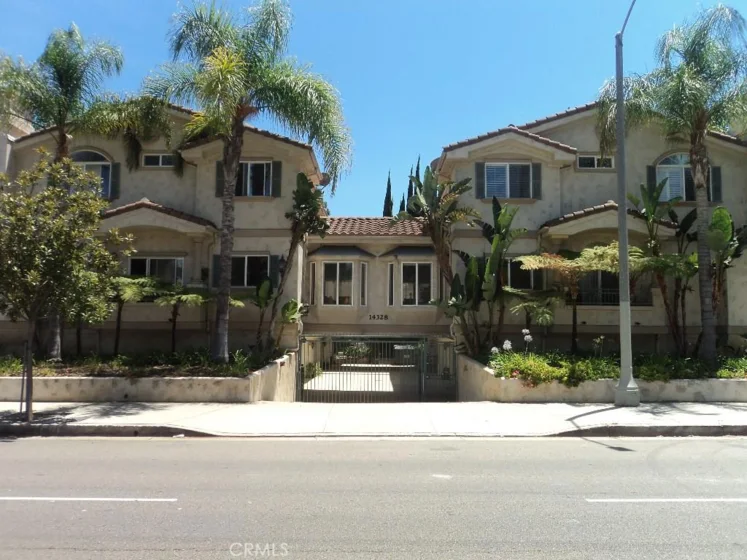 14328 Magnolia Boulevard #6 photo 1
