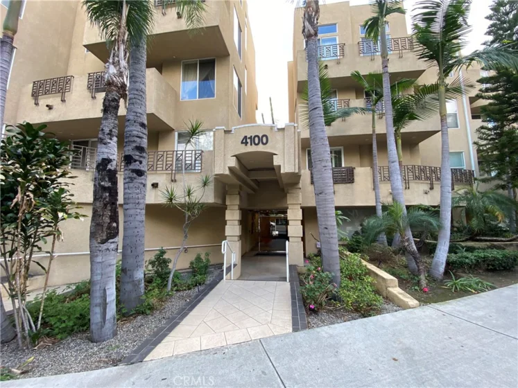 4100 Wilshire Boulevard #102 photo 1