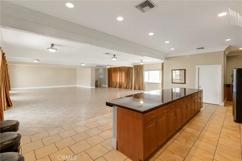 20214 Cohasset Street #16 photo 20