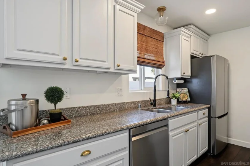 4111 Illinois #202 photo 12