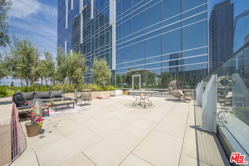 877 Francisco Street #1208 photo 28