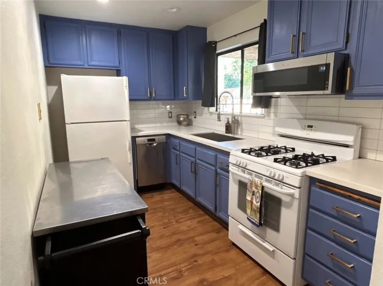 5036 Echo Street #201 photo 7