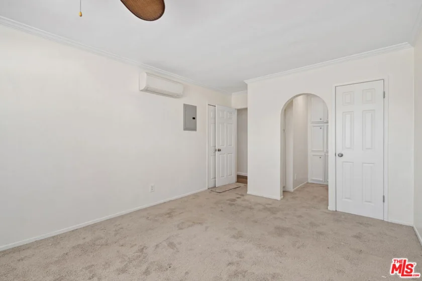 625 N Flores Street #304 photo 16