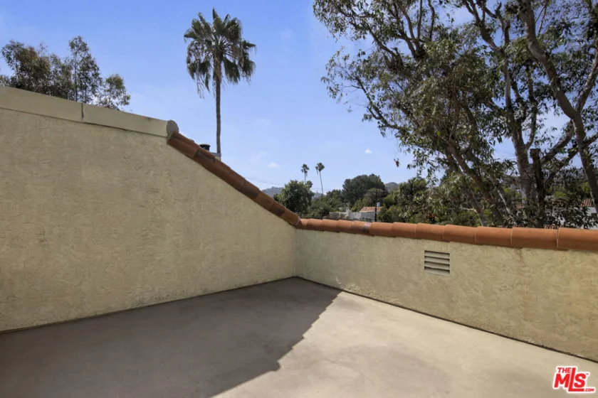 1900 Vine Street #403 photo 32