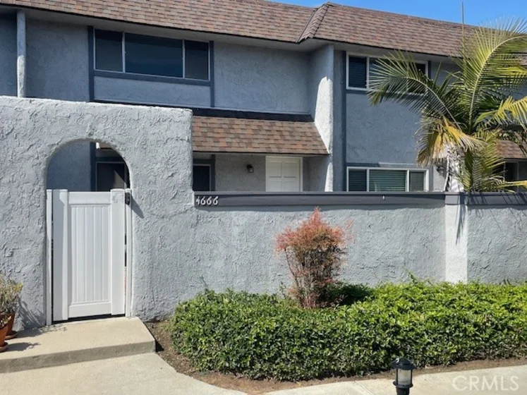 4666 Pinecrest photo 1