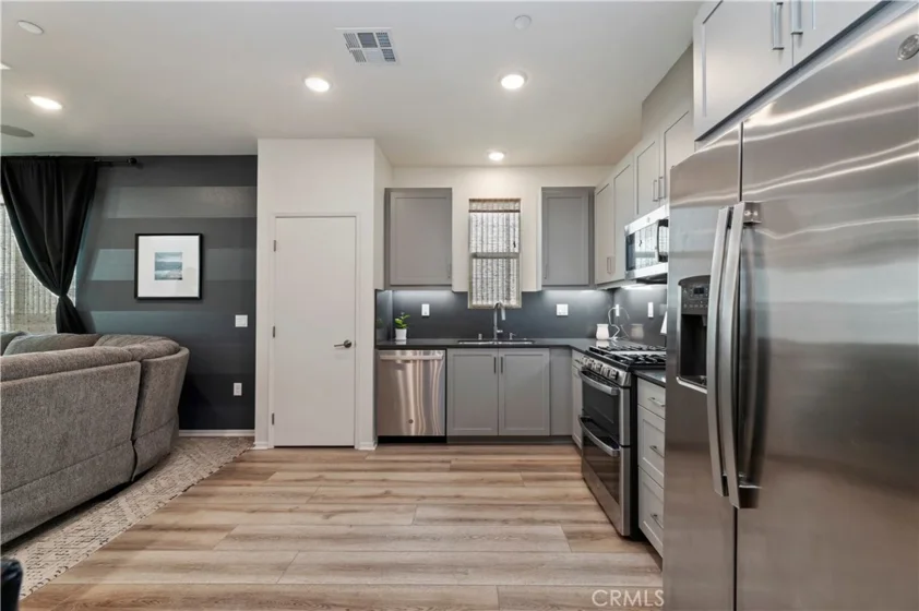 5494 Seacliff Place #55 photo 3