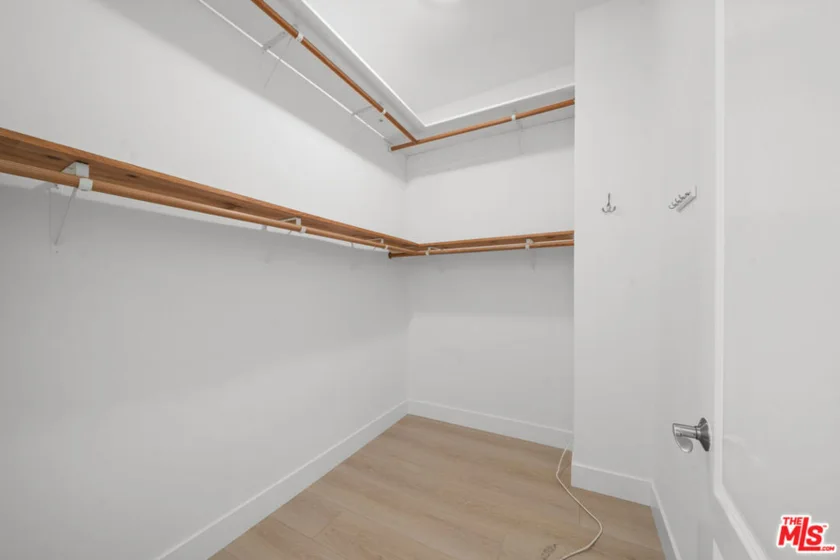 309 S Mariposa Avenue #301 photo 15