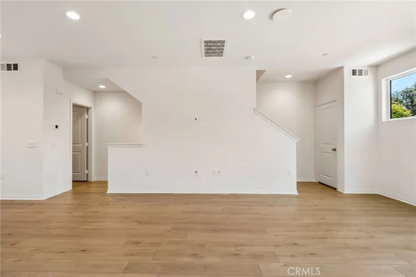 5876 Linden Ave Avenue #7 photo 8