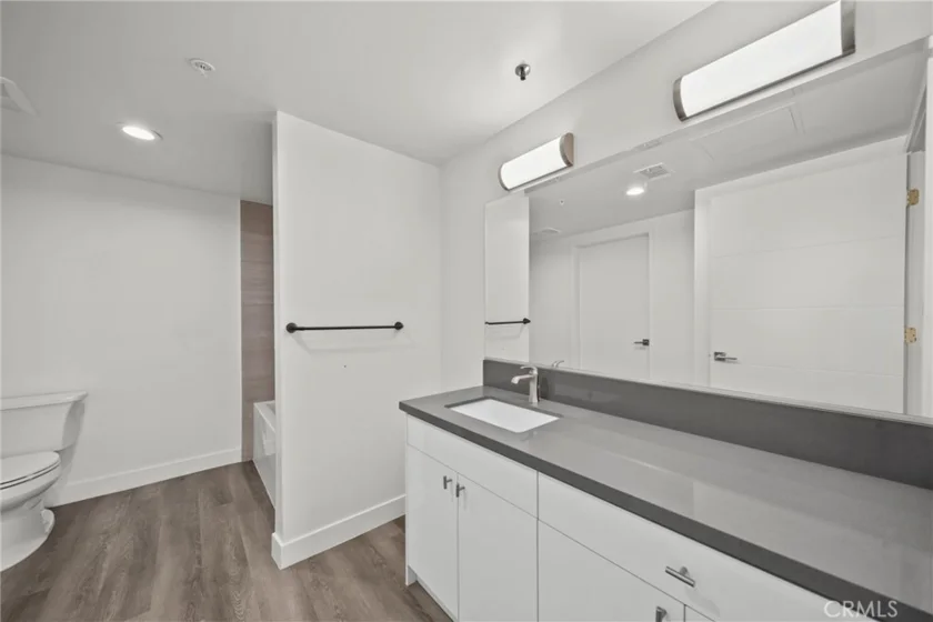 900 S Kenmore Avenue #504 photo 12