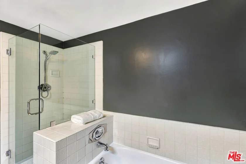 1900 Vine Street #103 photo 16