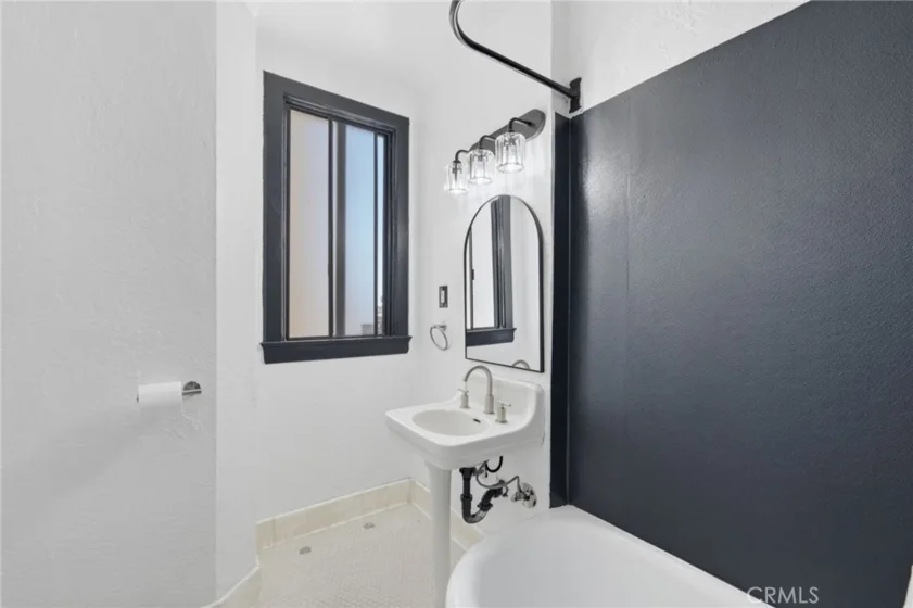 315 W 3rd Street #410 photo 8