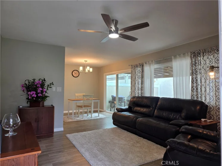 11043 Sherman Way photo 2