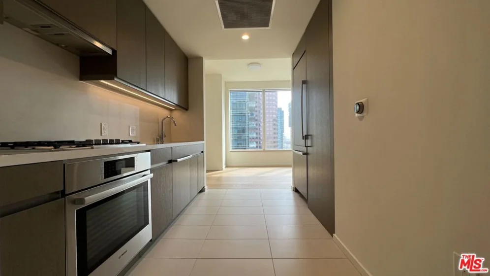 889 Francisco Street #807 photo 35
