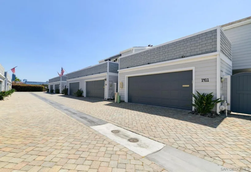 1411 1 Street photo 30