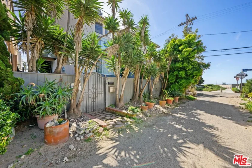18 Privateer Street #3 photo 16
