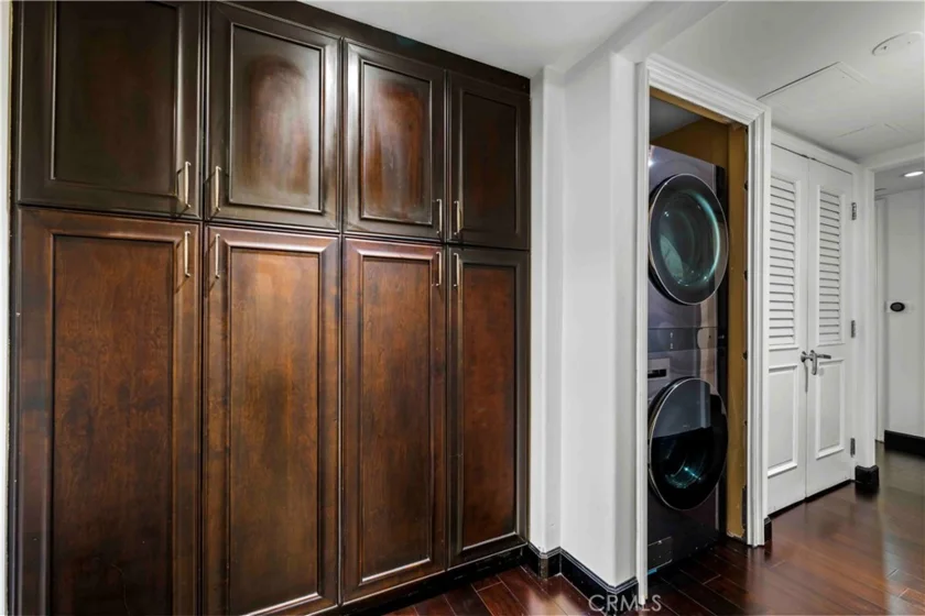 155 Cordova #204 photo 17
