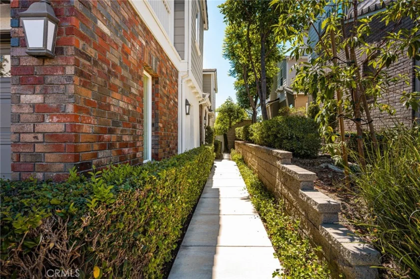 4001 Balmoral photo 3