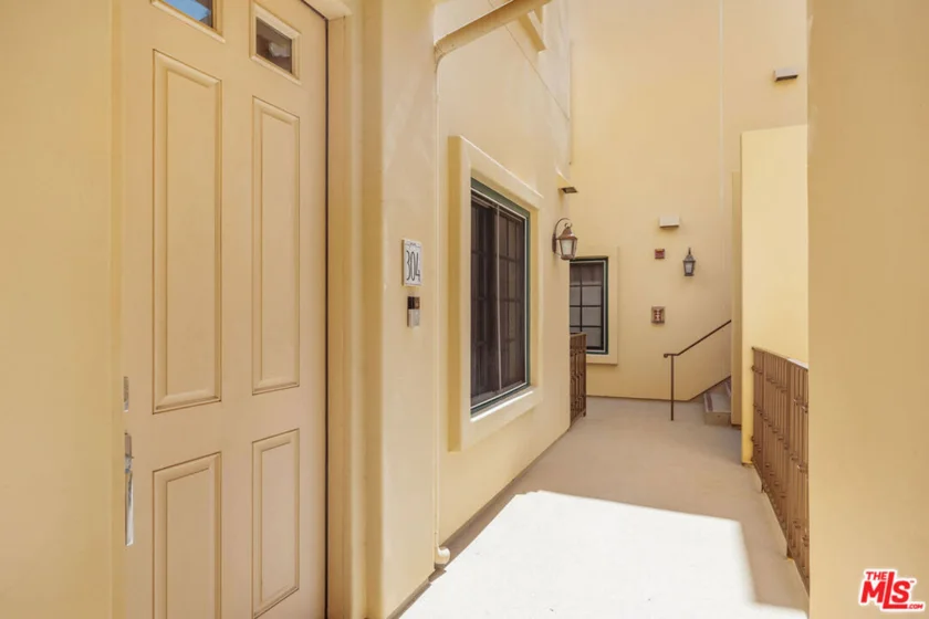 851 N San Vicente Boulevard #304 photo 18