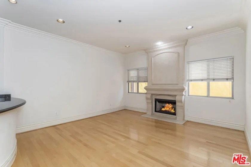 10364 Almayo Avenue #103 photo 5