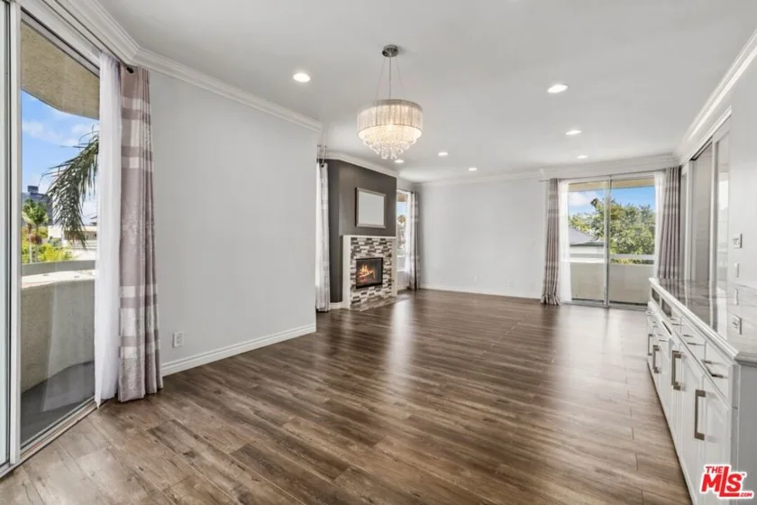 1002 S Burnside Avenue #203 photo 13