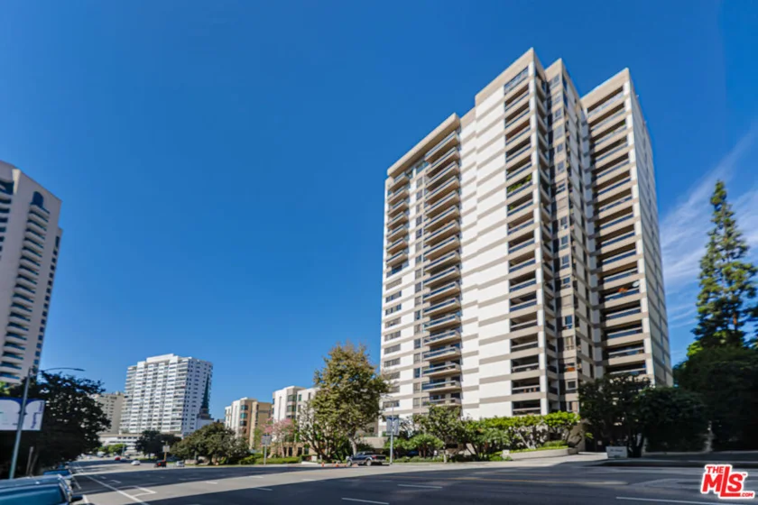 10445 Wilshire Boulevard #1402 photo 3