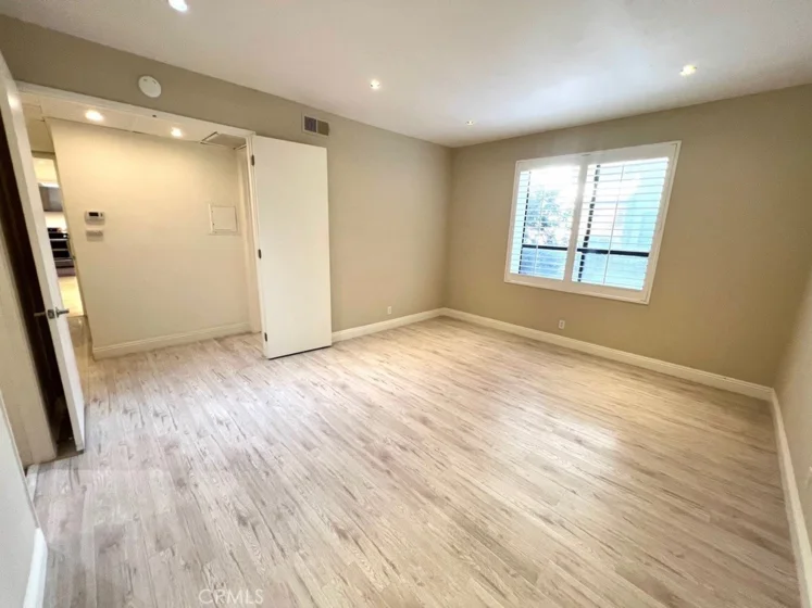 700 S Lake Avenue #111 photo 24