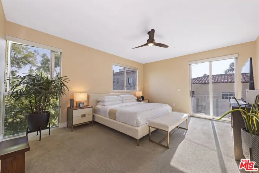 1345 Havenhurst Drive #15 photo 10